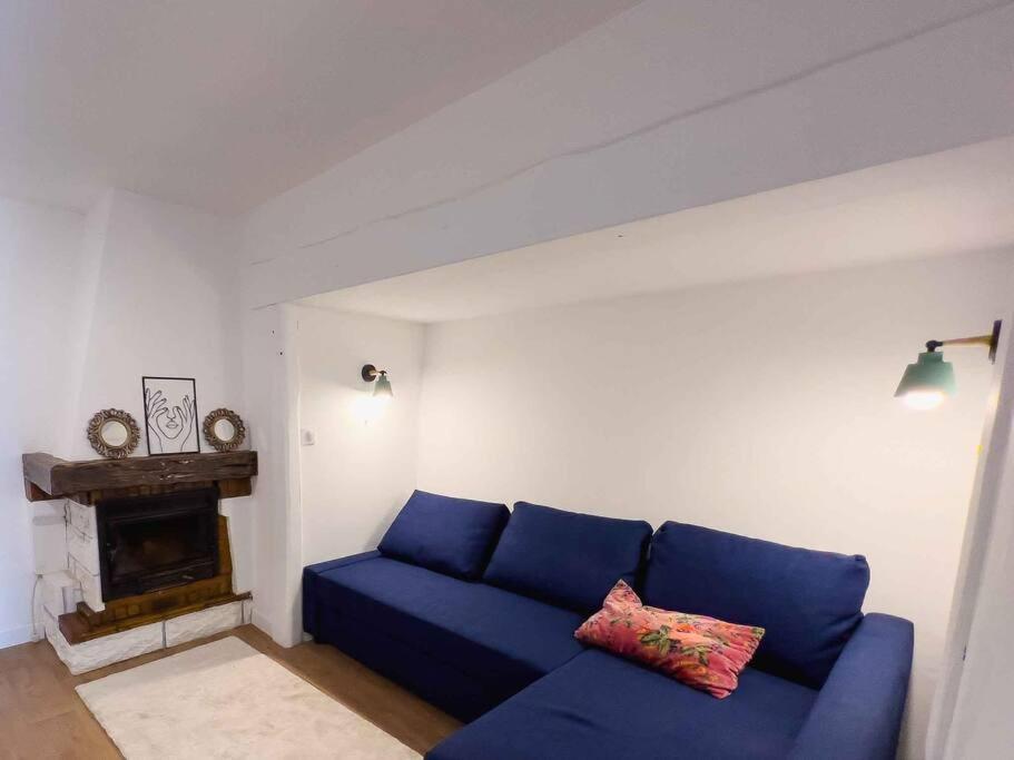 Maison Semi-Troglodyte Avec 4 Velos 로쉐코르봉 외부 사진
